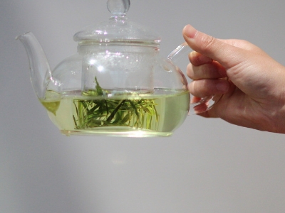 喝茶的好處和壞處分別是什么，長期喝茶有什么危害？