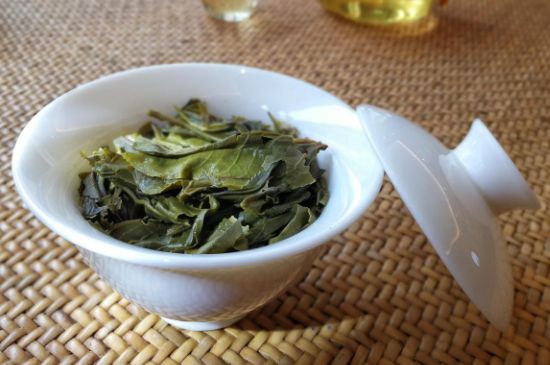 干吃茶葉致癌嗎，長期吃干茶葉的危害