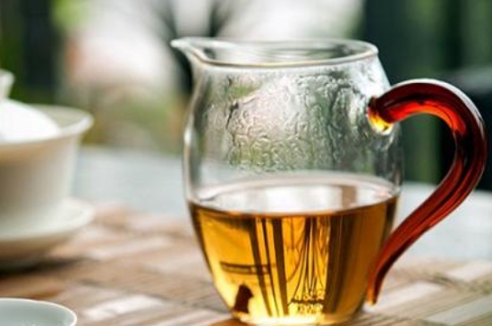 福鼎白茶能長(zhǎng)時(shí)間悶泡嗎，老白茶可以悶著喝嗎？