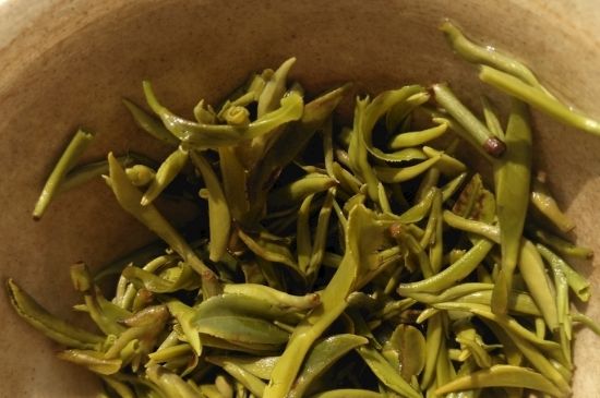 干吃茶葉致癌嗎，長期吃干茶葉的危害