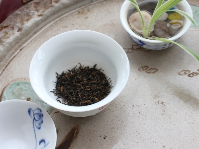 喝茶的好處和壞處分別是什么，長期喝茶有什么危害？