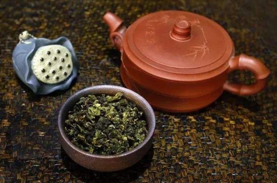 泡大紅袍、肉桂和水仙可以用一個紫砂壺嗎，可以摻一起沖泡么？