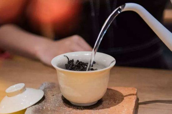 牛欄坑肉桂需不需要洗茶，武夷巖茶肉桂需要洗茶嗎？