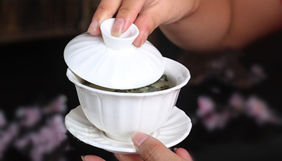 三才蓋碗的正確拿法，三才蓋碗抓碗法圖解