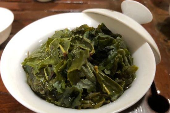 香精茶喝多了會(huì)怎么樣，茶葉加香精有什么害處？