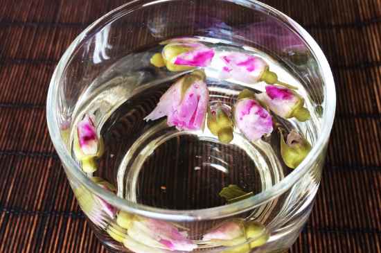 玫瑰花和茉莉茶一起泡有什么作用，玫瑰茉莉花茶的功效