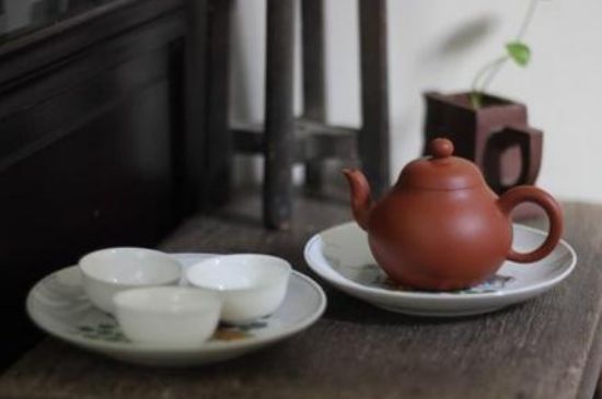 本山綠泥壺適合沖泡什么茶，紫砂壺本山綠最適合什么茶？