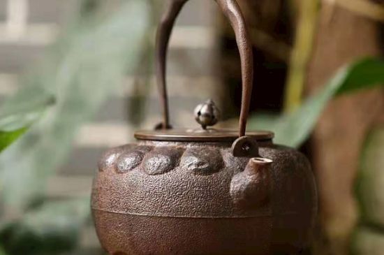 老鐵壺煮茶的害處，鐵壺為什么不能煮茶？