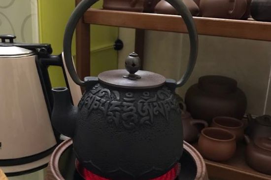 鐵壺生銹燒的水有害嗎，鐵壺內(nèi)壁生銹怎么辦