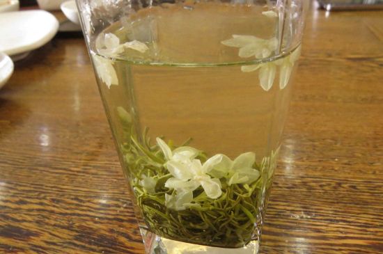 茉莉龍珠可以和什么一起泡茶，茉莉龍珠茶能加蜂蜜嗎？