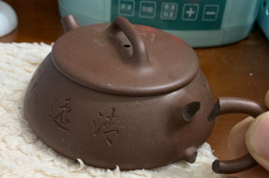 新買的紫砂壺為什么會裂，真的紫砂壺是不是很容易開裂？
