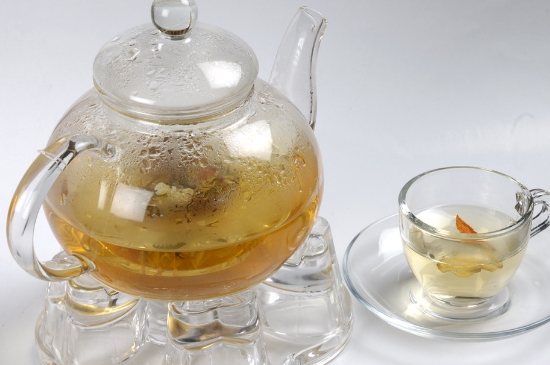 經(jīng)常菊花泡水好嗎，喝菊花茶有什么好處？
