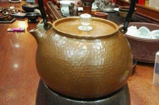 用銅壺?zé)惺裁唇?，銅壺煮水的兩大忌諱和好處