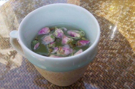 玫瑰花泡茶祛斑要多久見(jiàn)效，喝玫瑰花茶多久能祛斑？