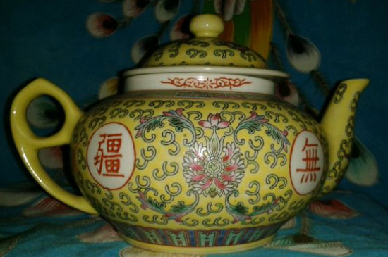 瓷壺適合泡什么茶，瓷器茶具喝什么茶好