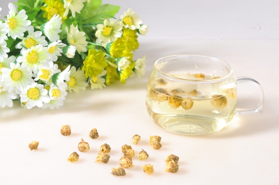 喝菊花茶有什么效果，女人長(zhǎng)期喝菊花茶好嗎？
