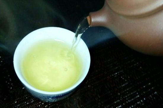 一天什么時候喝黑茶最好，喝黑茶一天最佳時間和季節(jié)