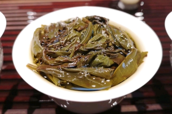 長(zhǎng)期喝巖茶會(huì)上火嗎？巖茶這樣喝了容易上火！