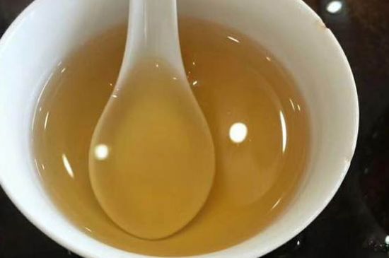 女人喝金駿眉的好處和壞處，女性喝金駿眉可減肥養(yǎng)顏