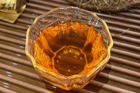 武夷巖茶大紅袍，喝起來是什么味道？