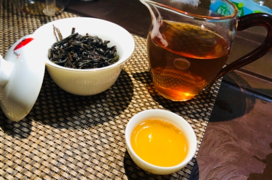 為什么喝巖茶會(huì)上火，巖茶喝多上火怎么辦？