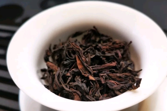 長(zhǎng)期喝巖茶會(huì)上火嗎？巖茶這樣喝了容易上火！