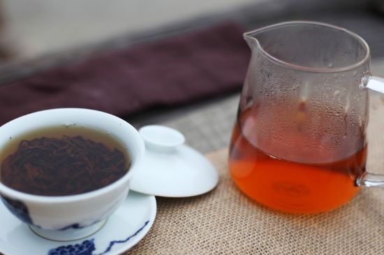 紅茶有6年了還能喝不，過期紅茶未必不能喝！
