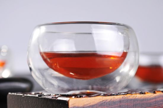 紅茶放置10年還能喝嗎，多年過期紅茶居然還能喝？