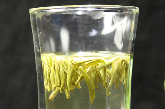 竹葉青茶泡不立起來(lái)怎么回事，竹葉青茶怎么泡立起來(lái)