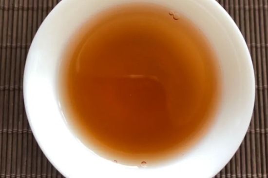 老白茶上火還是去火？夏季喝煮的老白茶會(huì)容易上火！