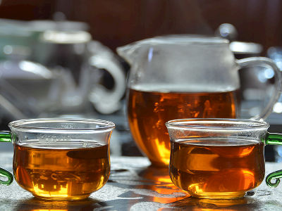 紅茶和綠茶的區(qū)別，常喝紅茶好還是綠茶好？