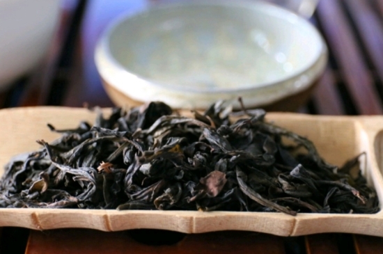 長(zhǎng)期喝巖茶會(huì)上火嗎？巖茶這樣喝了容易上火！