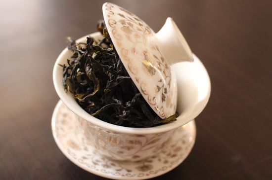 烏崠鴨屎香屬于哪類茶，鳳凰鴨屎香是紅茶還是綠茶？