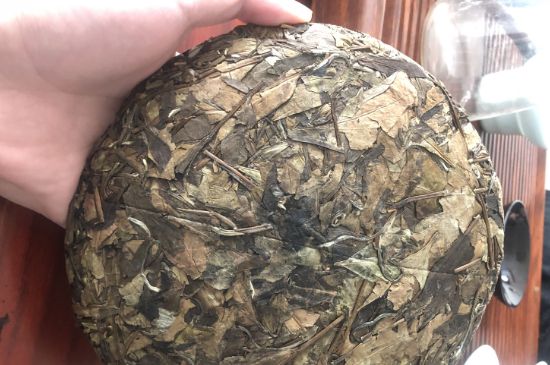 7年壽眉和2年白牡丹哪個好，老白茶壽眉與白牡丹的口感區(qū)別
