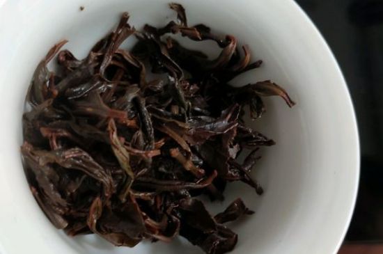 正山小種喝起來苦澀有點酸對嗎，正山小種發(fā)酸有害嗎
