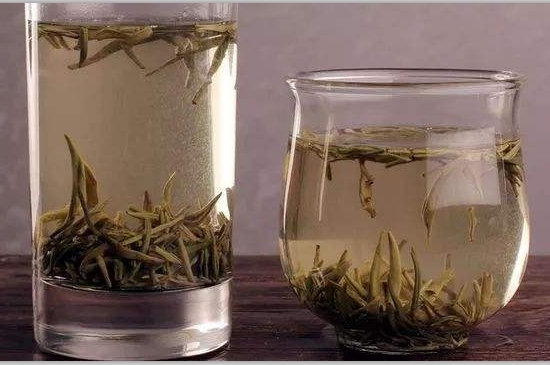 西湖龍井茶毫和發(fā)霉區(qū)別圖片，長(zhǎng)霉的龍井茶葉會(huì)是什么樣？