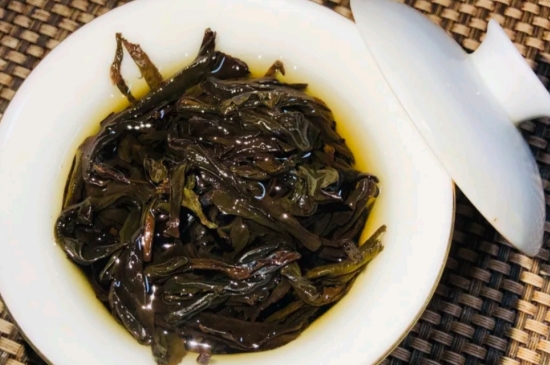長(zhǎng)期喝巖茶會(huì)上火嗎？巖茶這樣喝了容易上火！