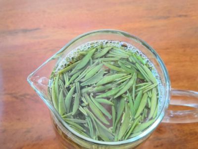 竹葉青和毛尖的區(qū)別，竹葉青和信陽(yáng)毛尖哪個(gè)好？