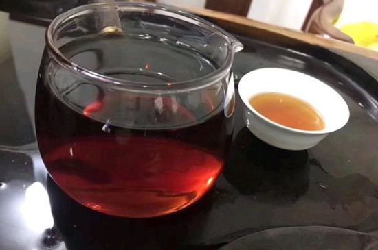 黑茶排濕毒的身體表現(xiàn)，喝黑茶排毒反應(yīng)癥狀