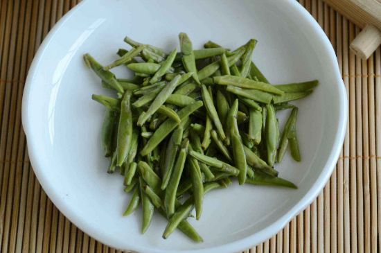 雀舌和竹葉青的區(qū)別，雀舌對比竹葉青圖片