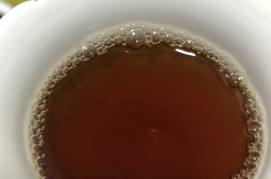 老白茶上火還是去火？夏季喝煮的老白茶會(huì)容易上火！