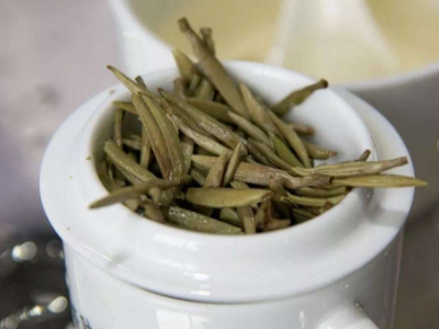 白茶煮好還是泡好喝，老白茶是泡還是煮？