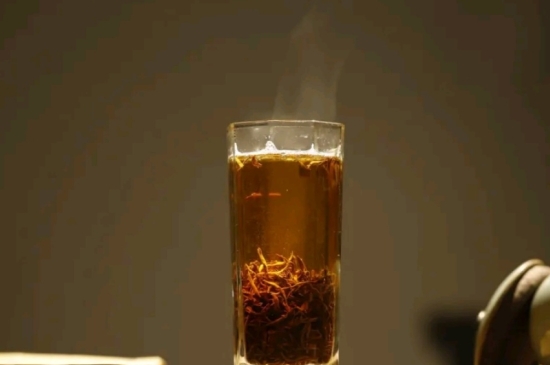 一天3杯紅茶抗癌，常飲紅茶對(duì)身體有好處！
